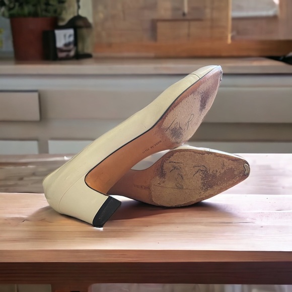 🚨 Ferragamo 🚨 - Picture 4 of 4